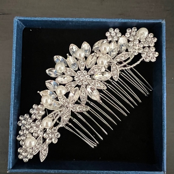 ACCESSORIES - Picture 4 of 4